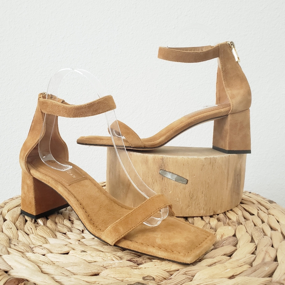 GOOD AMERICAN Amber Tan Suede Square Toe Sandals Size 7